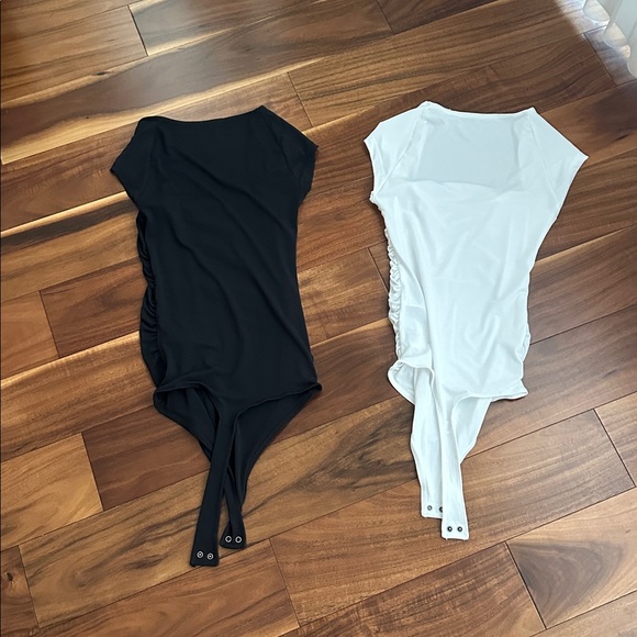 ABERCROMBIE AND FITCH AVA BLACK AND WHITE SEAMLESS BODYSUITS BOTH SIZE XS - Picture 8 of 14